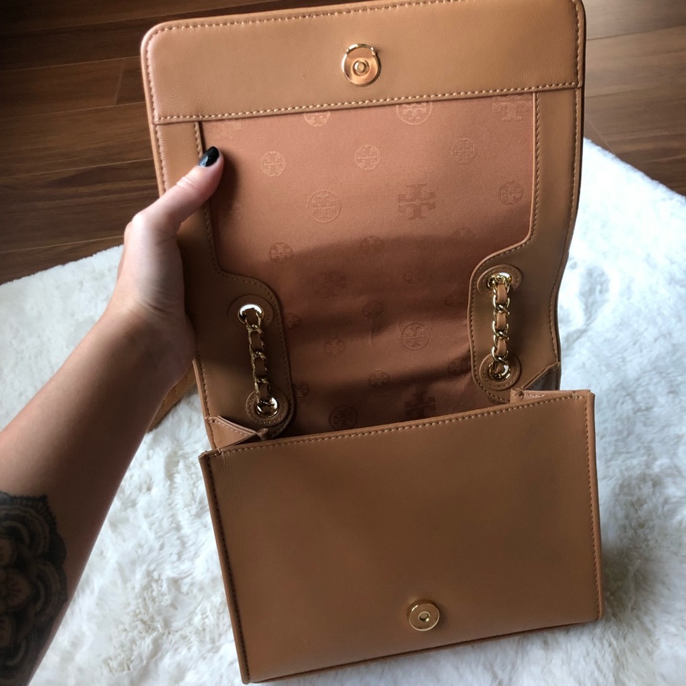 🎉HP🎉Tory Burch Alexa Purse/Wallet Set - Picture 4 of 6